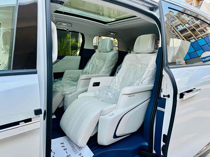 Фото 7 - Buick GL8 Hybrid