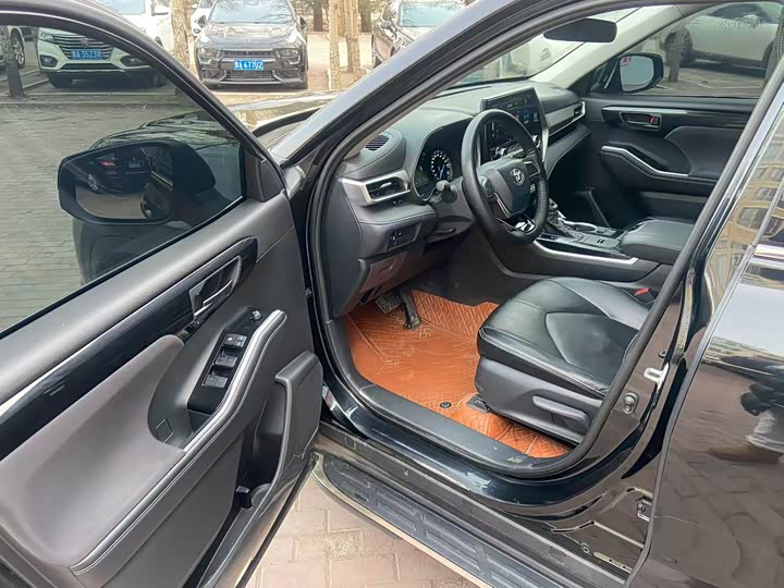 Фото 5 - Toyota Highlander