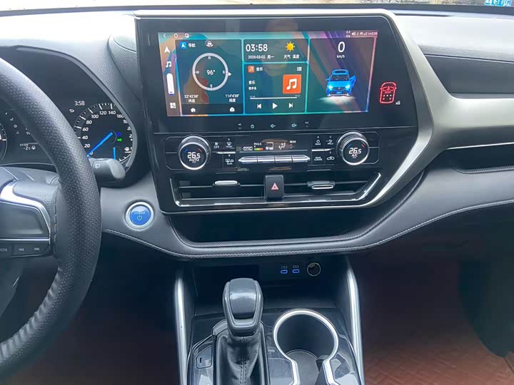 Фото 8 - Toyota Highlander