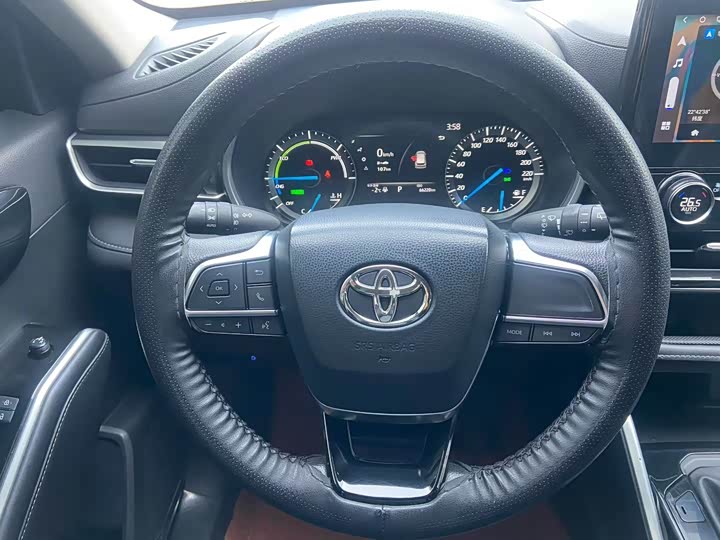 Фото 9 - Toyota Highlander