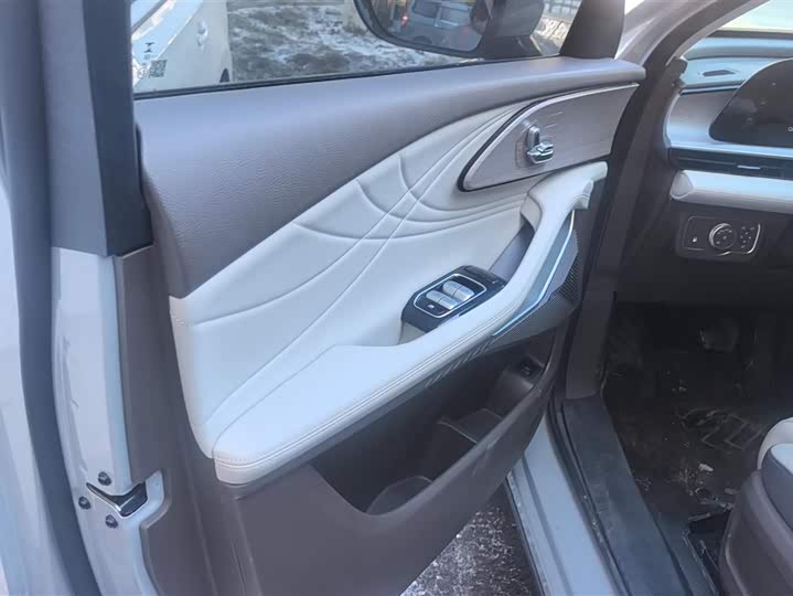 Photo 7 - Exeed RX C-DM Hybrid