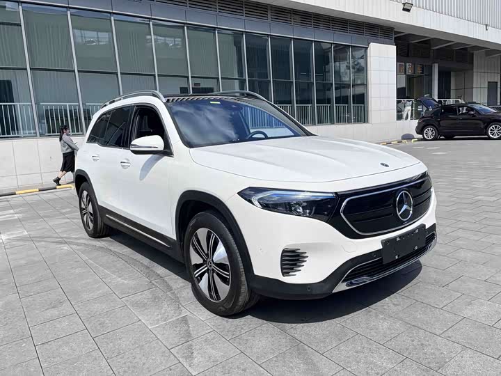 Фото 4 - Mercedes-Benz EQB