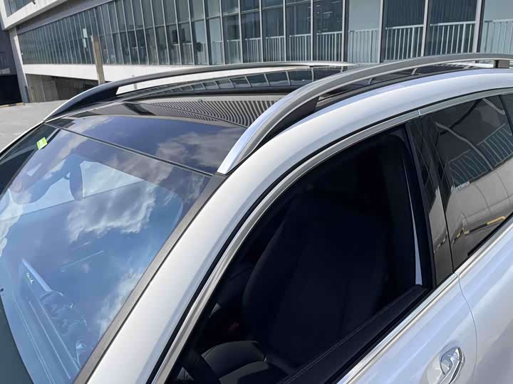 Фото 9 - Mercedes-Benz EQB