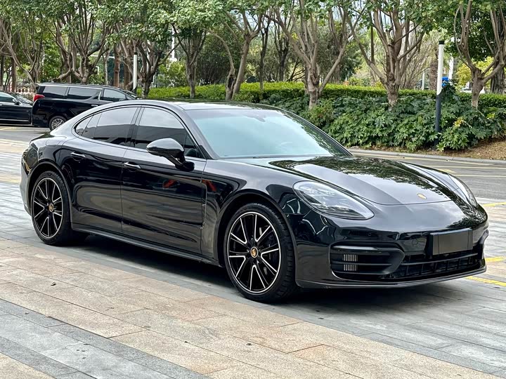 Фото 3 - Porsche Panamera