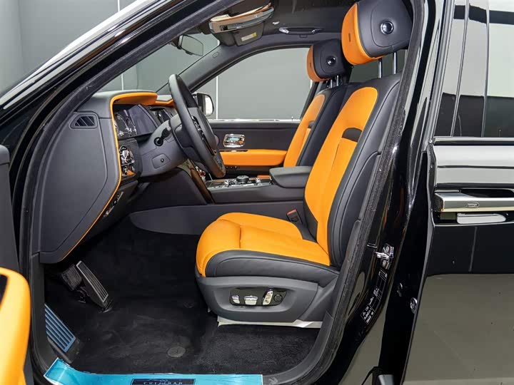 Фото 8 - Rolls-Royce Cullinan