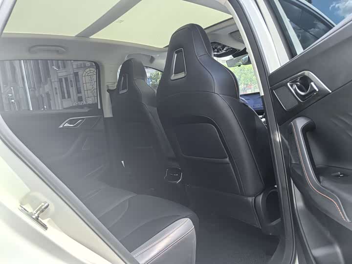 Фото 5 - Roewe RX5