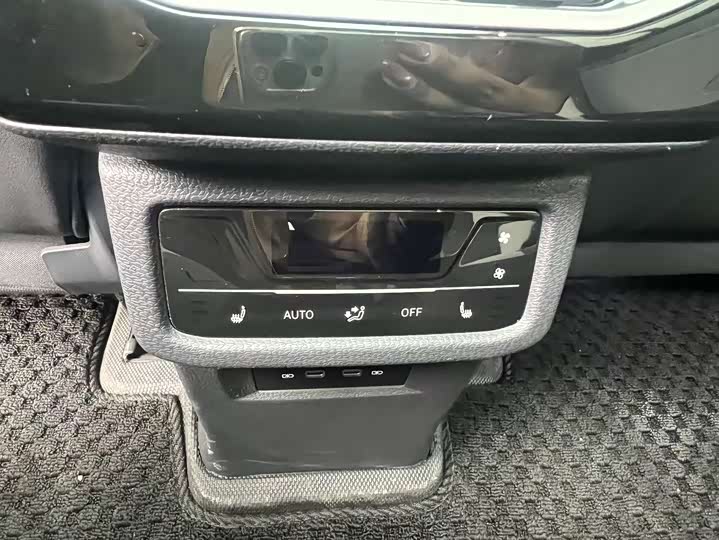 Photo 9 - Volkswagen ID.6 Crozz