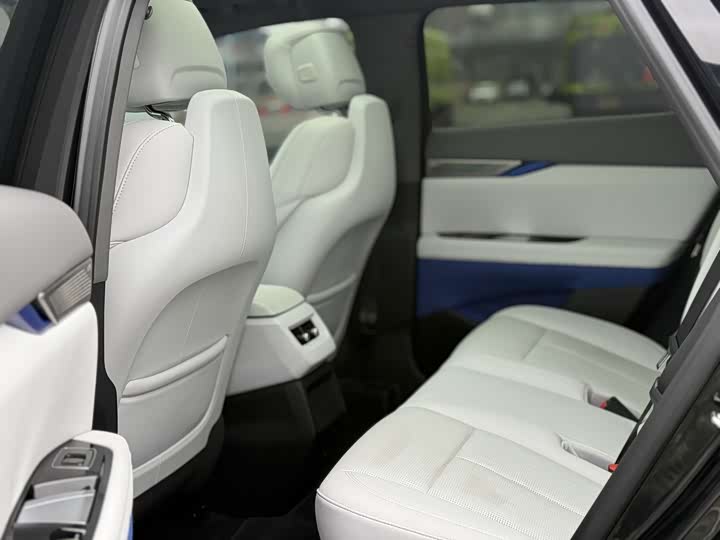 Фото 8 - Cadillac Optiq