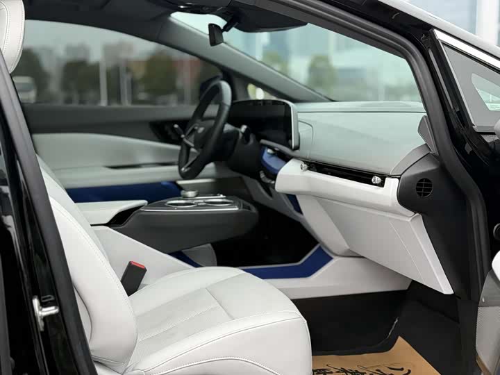 Фото 9 - Cadillac Optiq