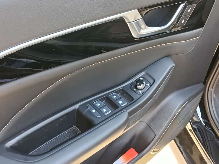 Фото 6 - Bestune B70