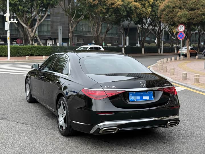 Photo 9 - Mercedes-Benz S-Class