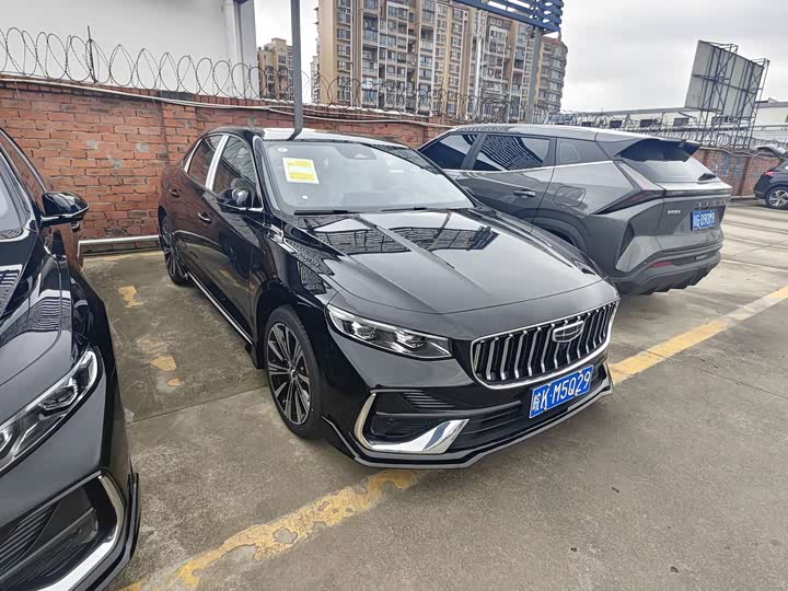 Фото 3 - Geely Preface