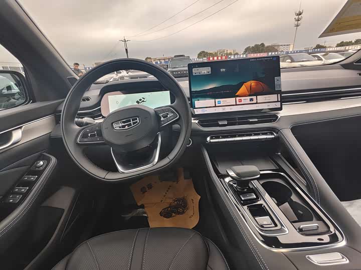 Фото 4 - Geely Preface