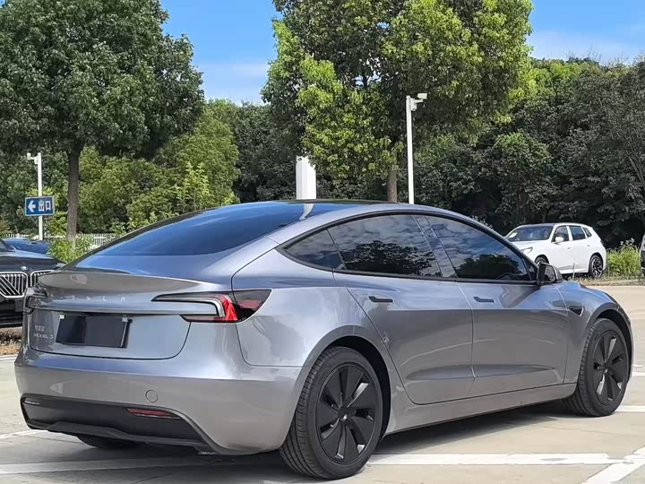 Фото 7 - Tesla Model 3