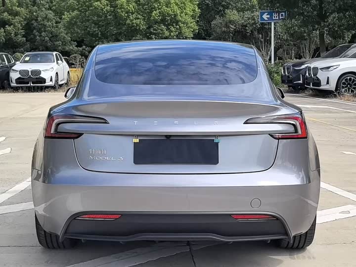 Фото 8 - Tesla Model 3