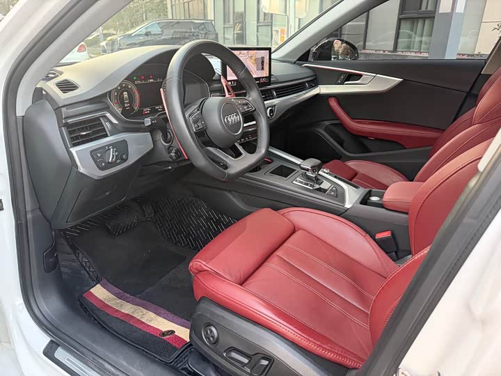 Фото 5 - Audi A4L