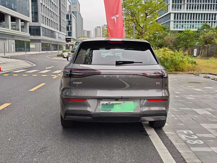 Фото 7 - Geely Galaxy E5