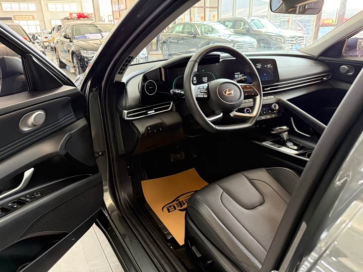 Фото 4 - Hyundai Elantra N line