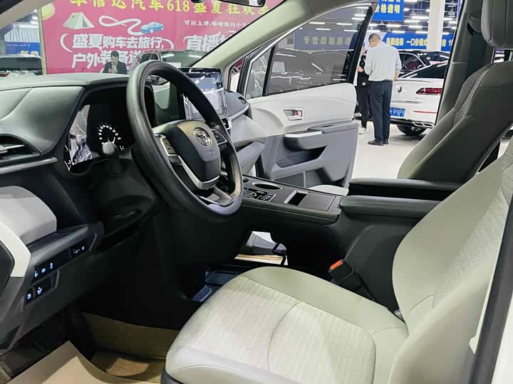 Toyota Sienna 2021 2021款 2.5L混动 舒适版