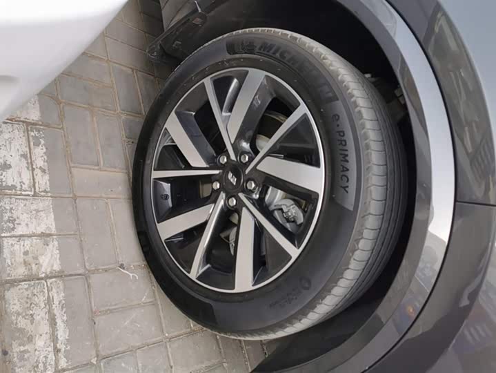 Фото 6 - LiXiang L8