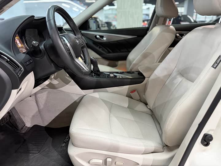 Фото 4 - Infiniti Q50L