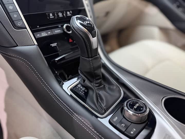 Фото 6 - Infiniti Q50L