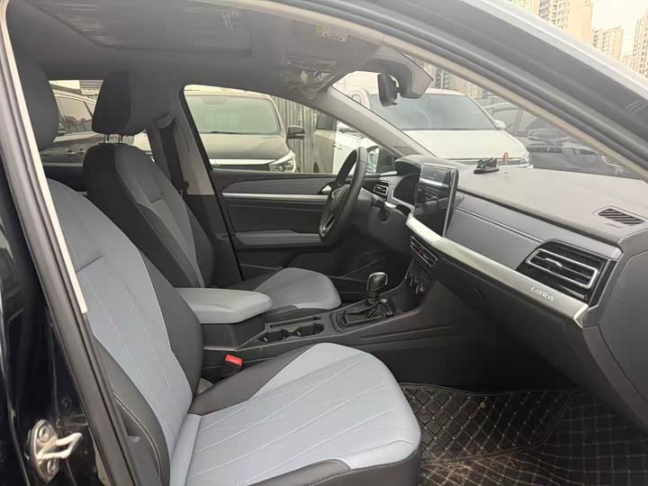 Фото 7 - Volkswagen Lavida