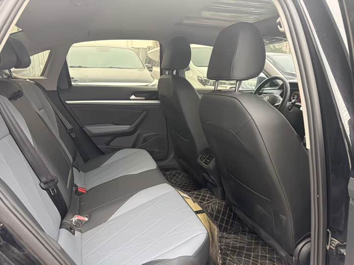 Фото 8 - Volkswagen Lavida