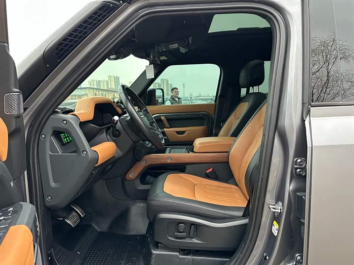 Фото 8 - Land Rover Defender