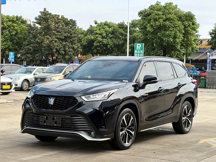 Фото 2 - Toyota Crown Kluger