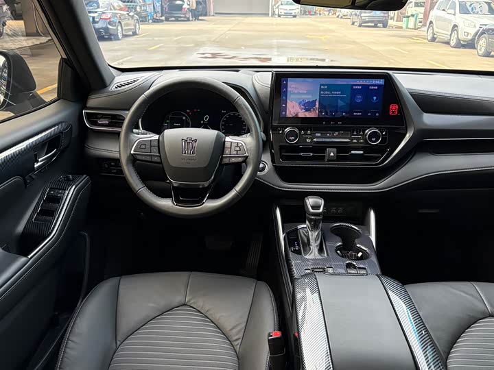 Фото 8 - Toyota Crown Kluger