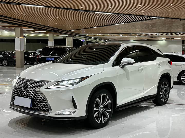 Фото 1 - Lexus RX