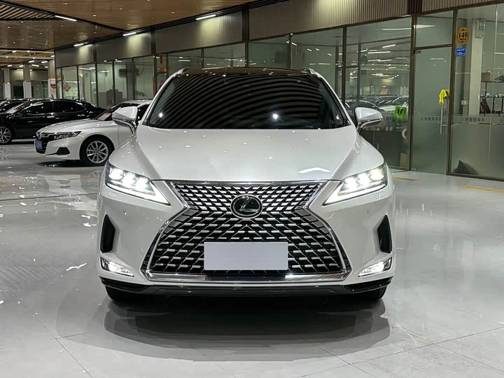 Фото 2 - Lexus RX