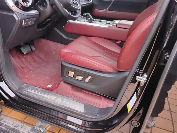 Фото 9 - Tank 400 Hybrid