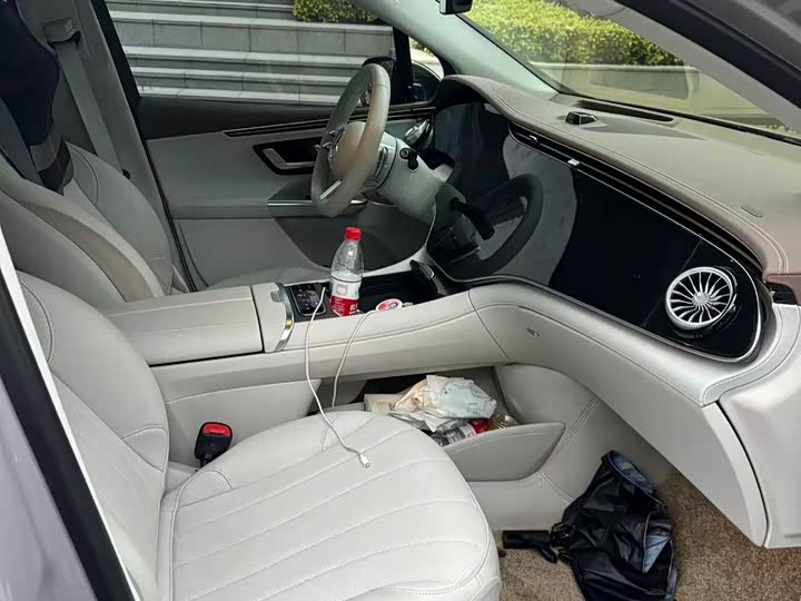 Фото 9 - Mercedes-Benz EQE SUV