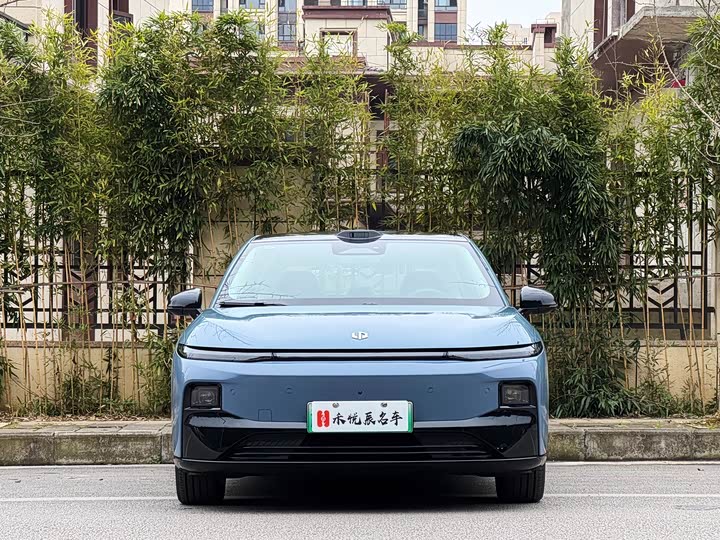 Фото 2 - Leapmotor B01