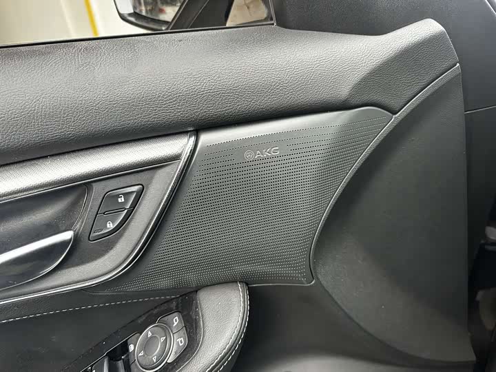 Photo 7 - Cadillac CT5