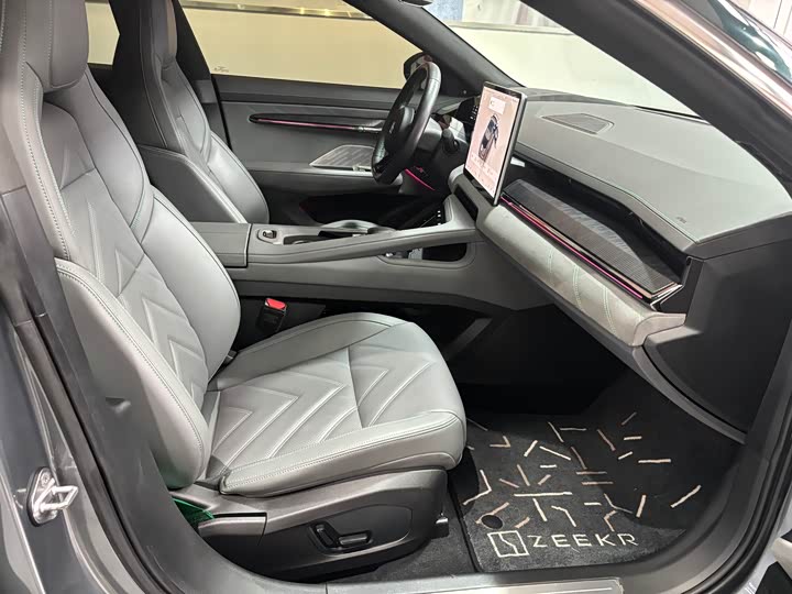 Photo 5 - Zeekr 001