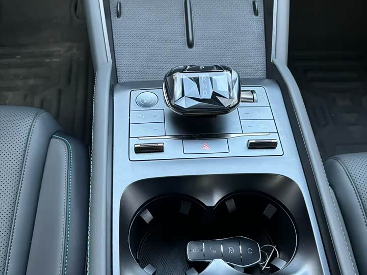 Фото 7 - BYD Qin L