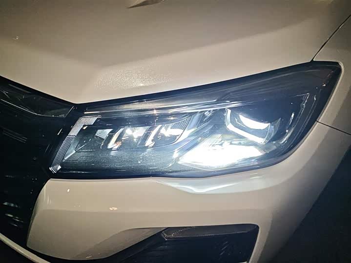 Photo 5 - Changan CS75