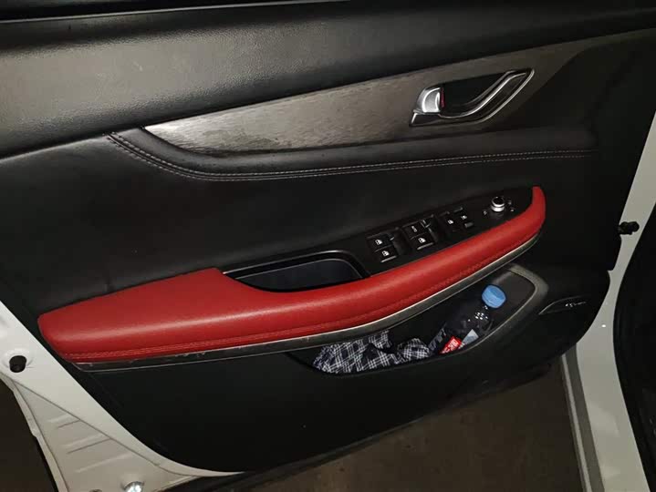 Photo 7 - Changan CS75