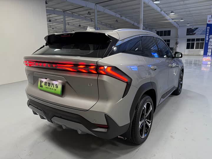 Фото 4 - Geely Galaxy L7