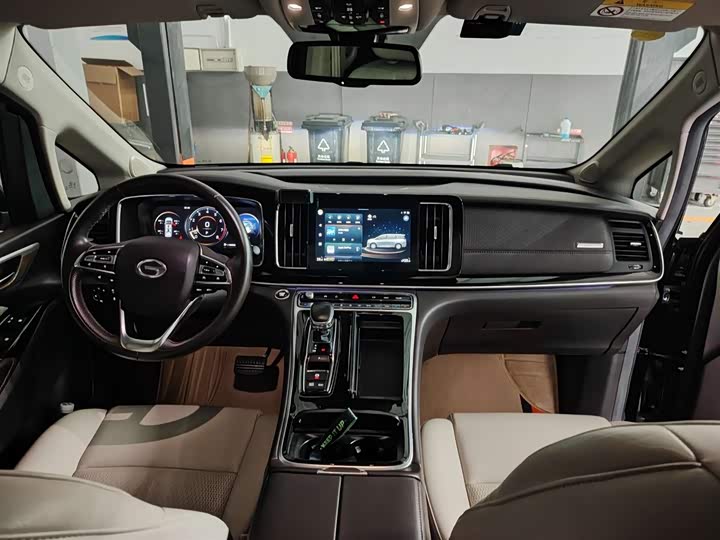 Фото 3 - GAC Trumpchi M8