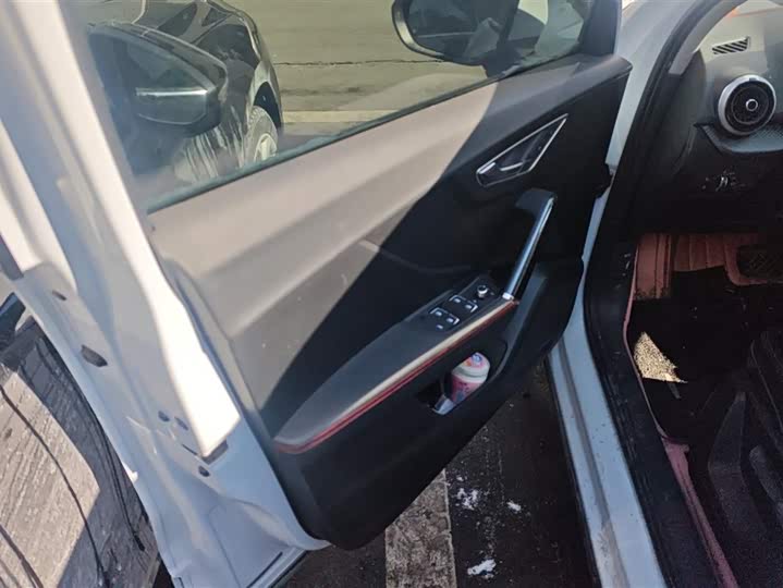 Фото 7 - Audi Q2L