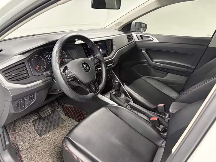 Фото 8 - Volkswagen Polo