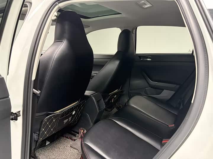 Фото 9 - Volkswagen Polo