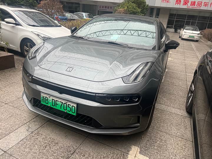 Фото 1 - Zeekr 001