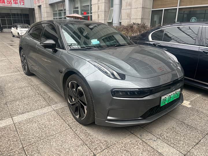 Фото 2 - Zeekr 001