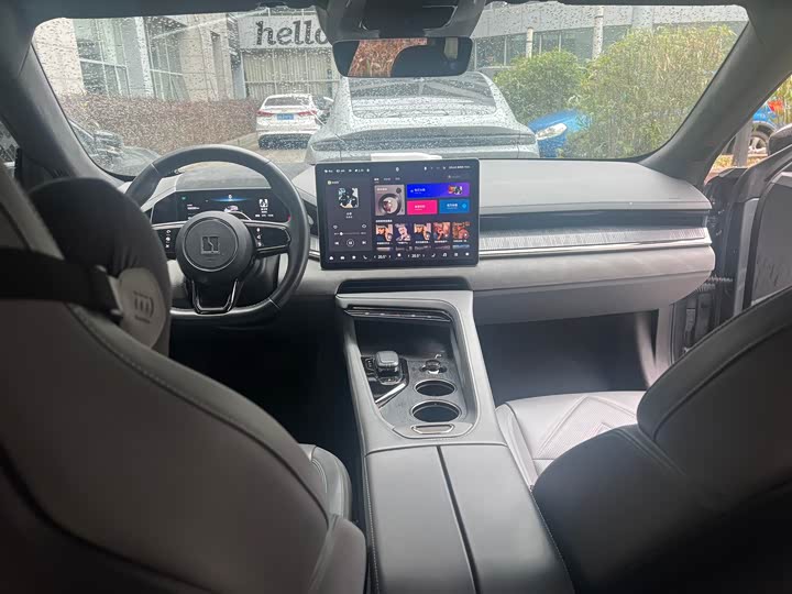 Фото 3 - Zeekr 001