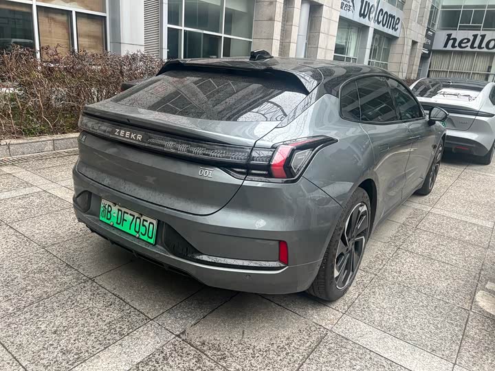 Фото 9 - Zeekr 001